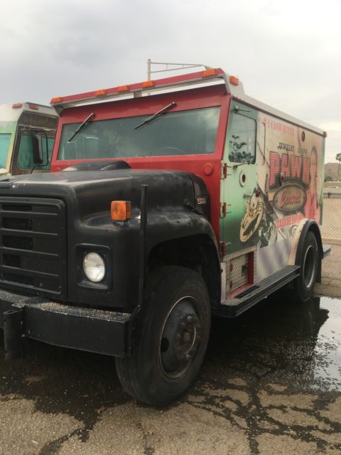 1993 international bank truck