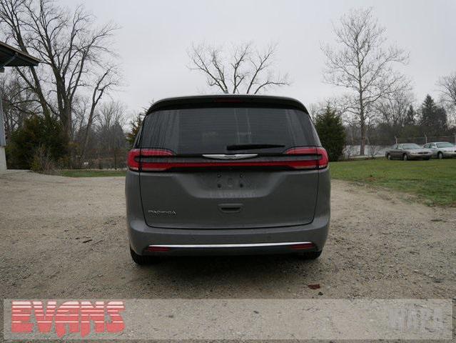 2022 chrysler pacifica touring l