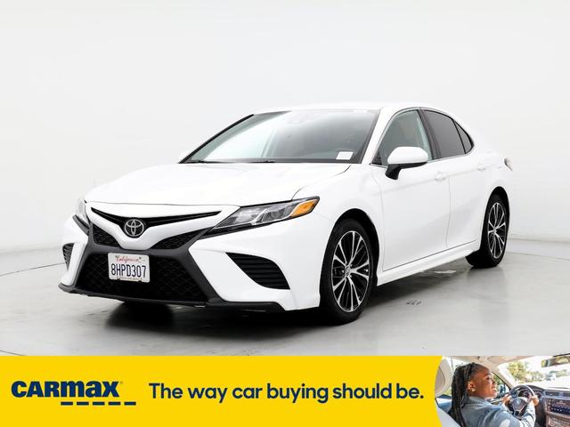2019 toyota camry se