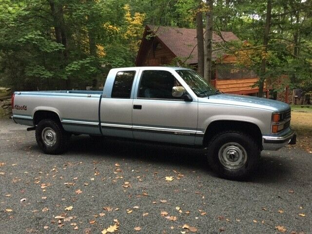49k original miles, extended cab, c/k 2500, garage kept, long bed, towing, 4wd
