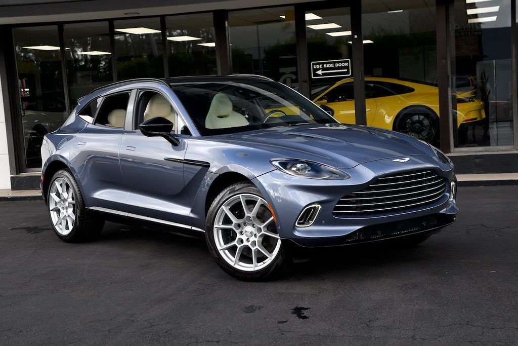 2024 aston martin dbx awd