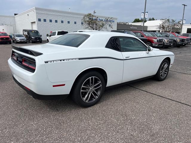 2019 dodge challenger sxt