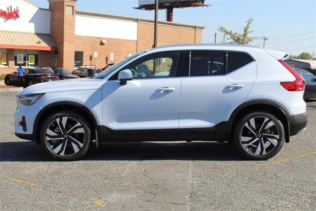 2024 volvo xc40 b5 plus bright theme