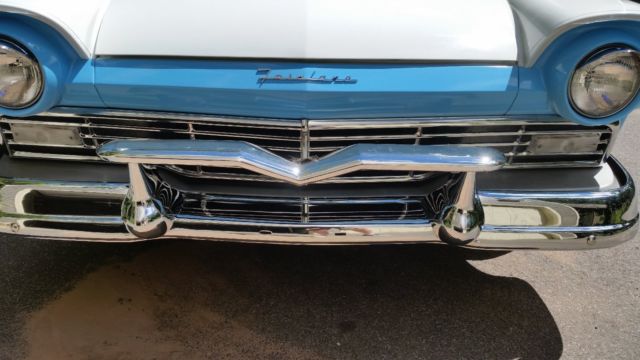 1957 ford fairlane 500 skyliner