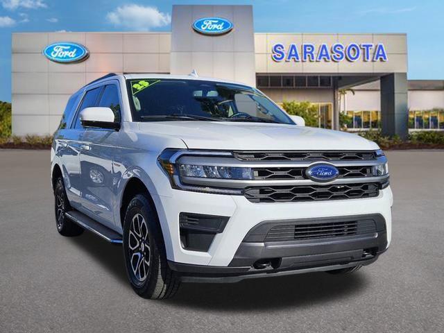 2023 ford expedition xlt