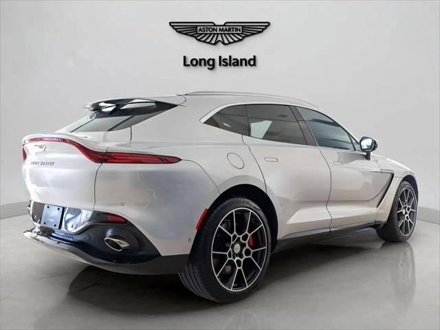 2021 aston martin dbx base