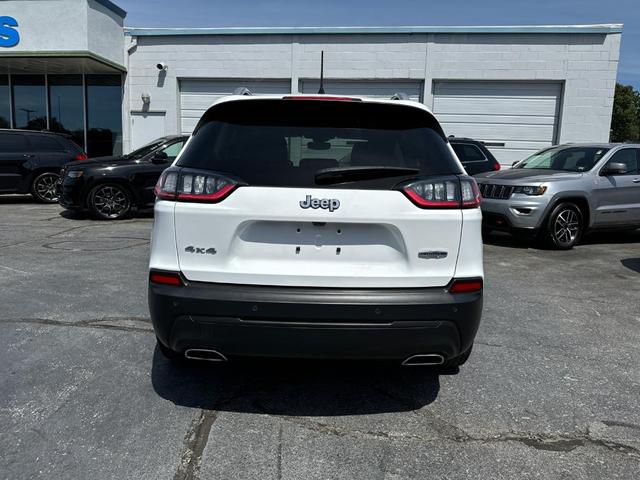 2021 jeep cherokee latitude lux
