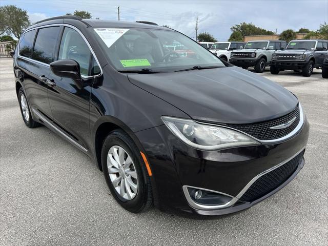2017 chrysler pacifica touring-l