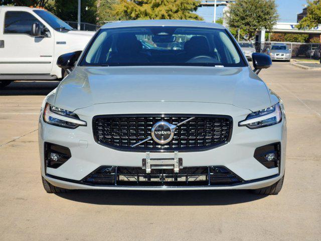 2024 volvo s60 b5 plus dark theme