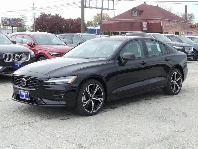 2024 volvo s60 b5 plus dark theme