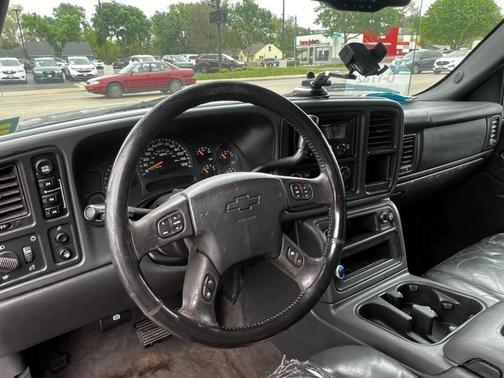 2004 chevrolet avalanche in co bluffs, iowa