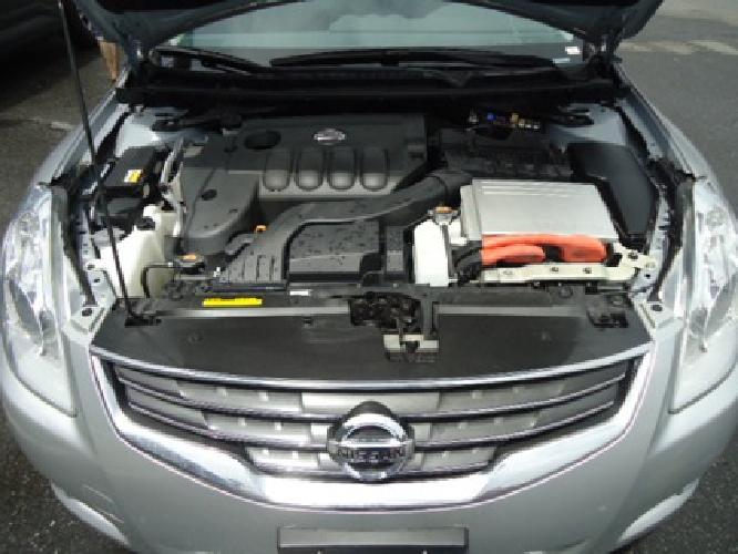 salvage 2011 nissan altima hybrid...silver...15,000 miles in bronx, ny
