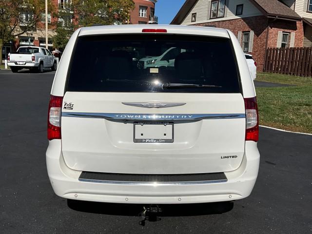 2012 chrysler town & country limited