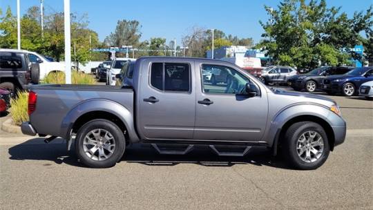 2021 nissan frontier sv