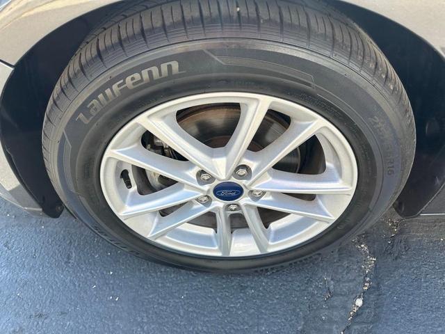 2018 ford focus se