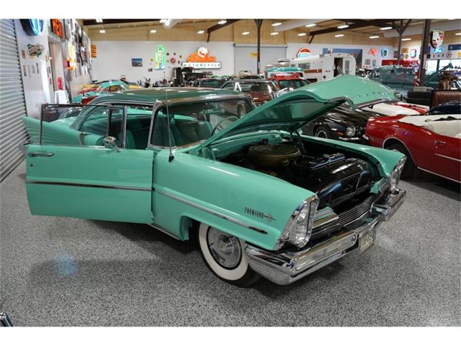 1957 lincoln premiere in madisonville, texas