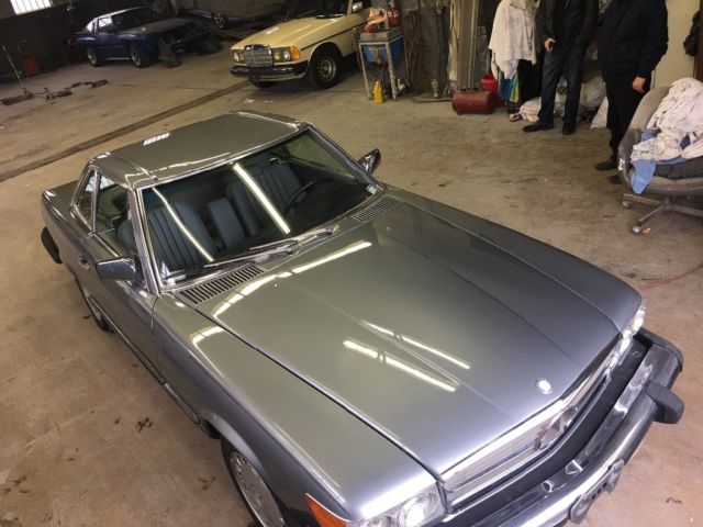 1988 mercedes 560sl 2 owner 37,000 miles! like new!