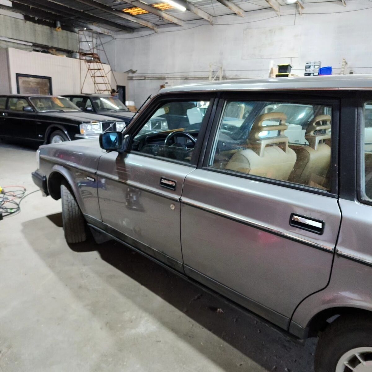 1989 volvo 240 grey dl
