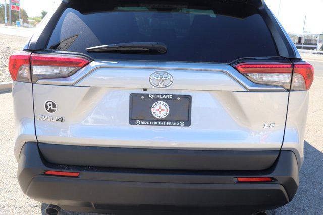 2021 toyota rav4 le