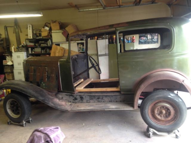 1932 chevy 2 door sedan