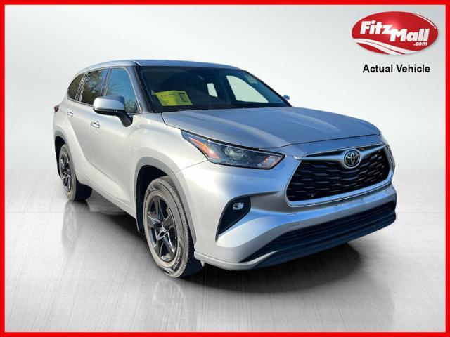 2022 toyota highlander le