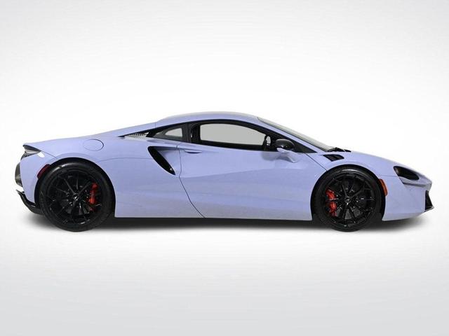 2023 mclaren artura