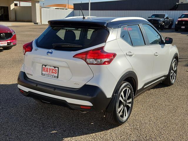 2020 nissan kicks sr