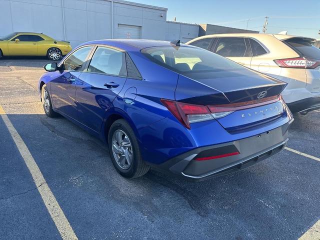 2024 hyundai elantra se