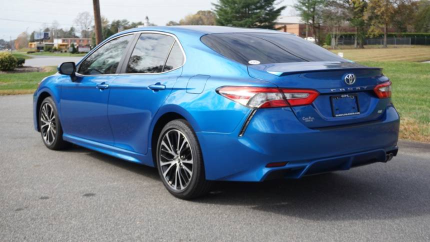2018 toyota camry le