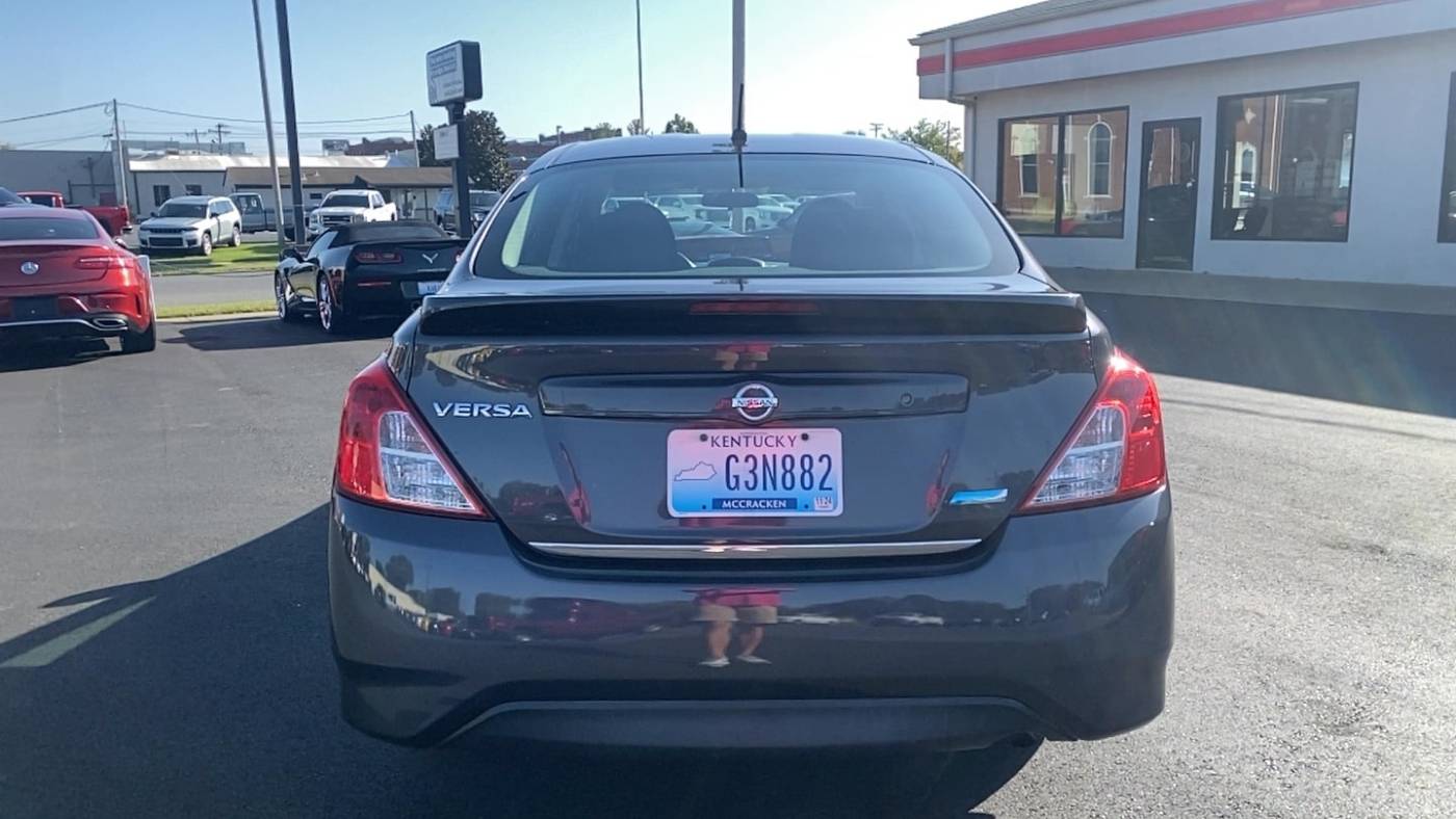 2015 nissan versa
