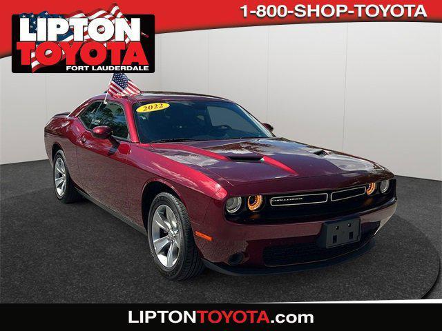 2022 dodge challenger sxt