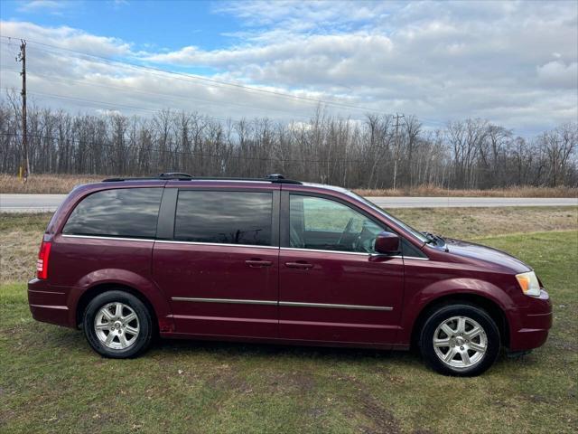 2009 chrysler town & country touring