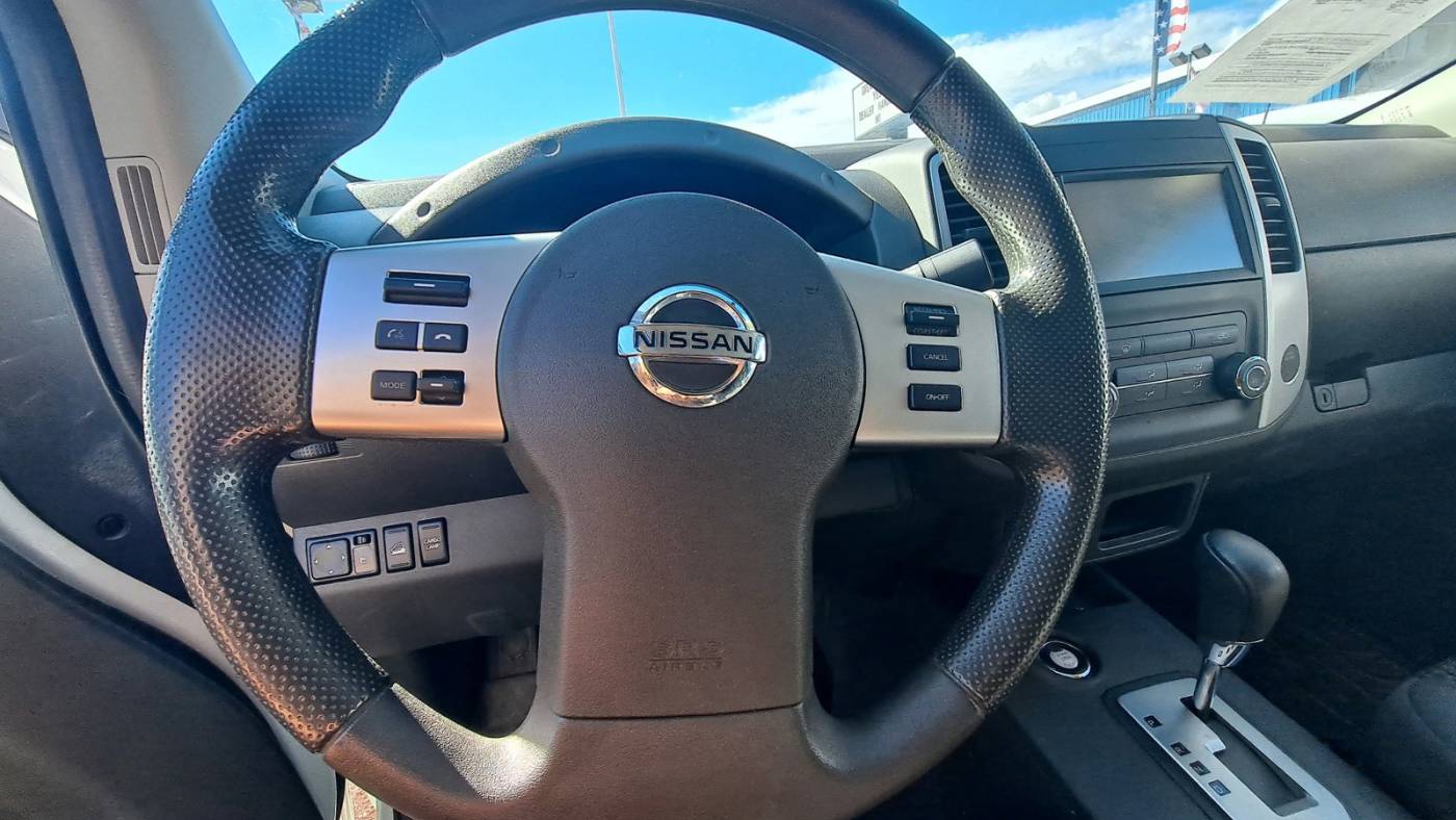 2020 nissan frontier sv