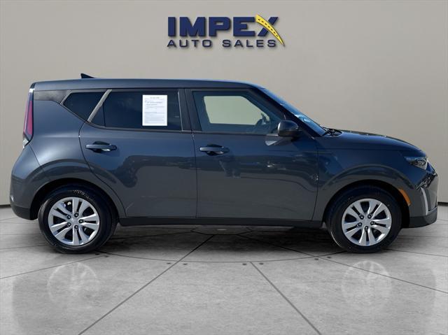2023 kia soul lx