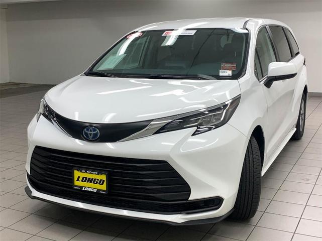 2023 toyota sienna le