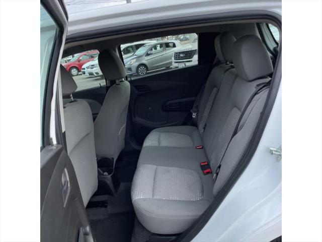 2020 chevrolet sonic fwd hatchback 1fl 5-door