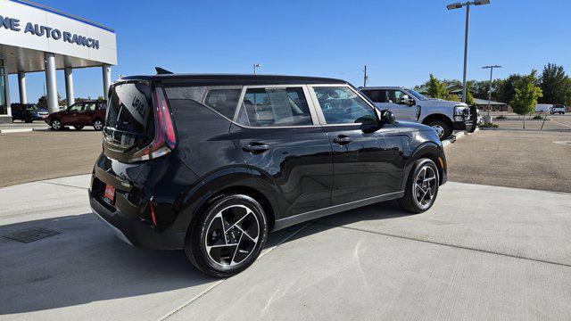 2023 kia soul ex