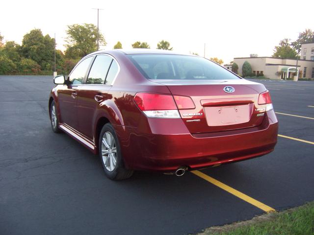 2011 subaru legacy 3.6 r limited