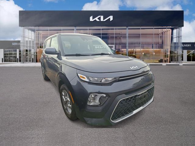 2022 kia soul lx