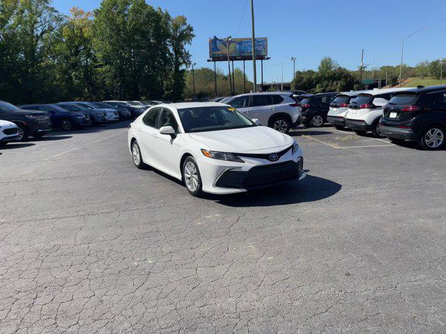 2022 toyota camry le