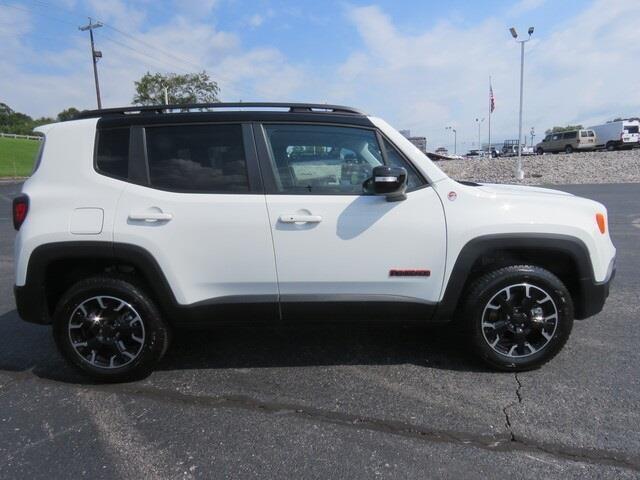 2023 jeep renegade trailhawk