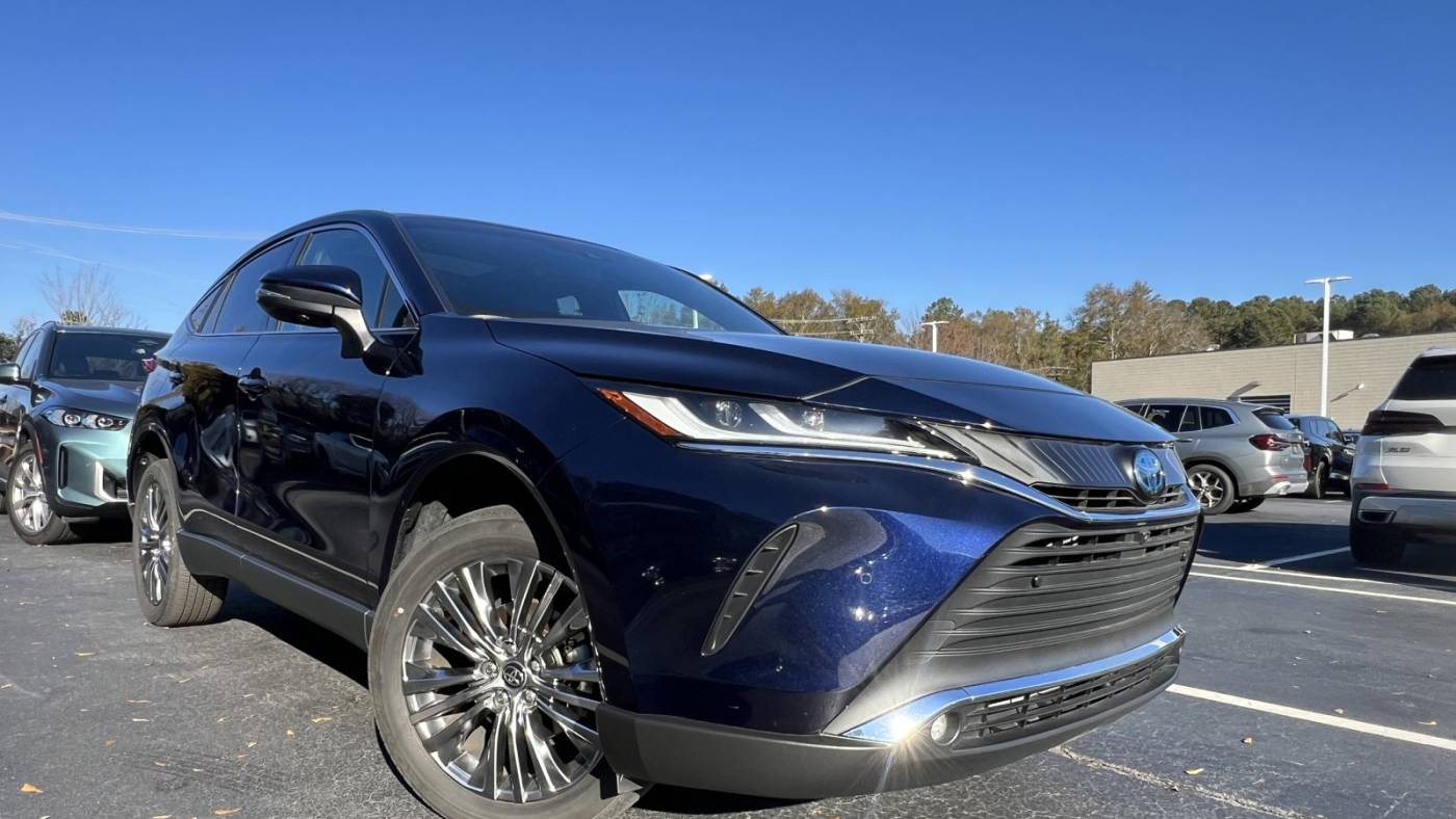 2023 toyota venza le