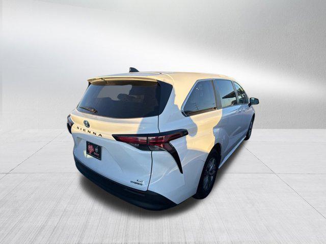 2022 toyota sienna le
