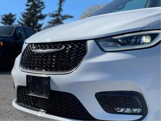 2022 chrysler pacifica hybrid touring l