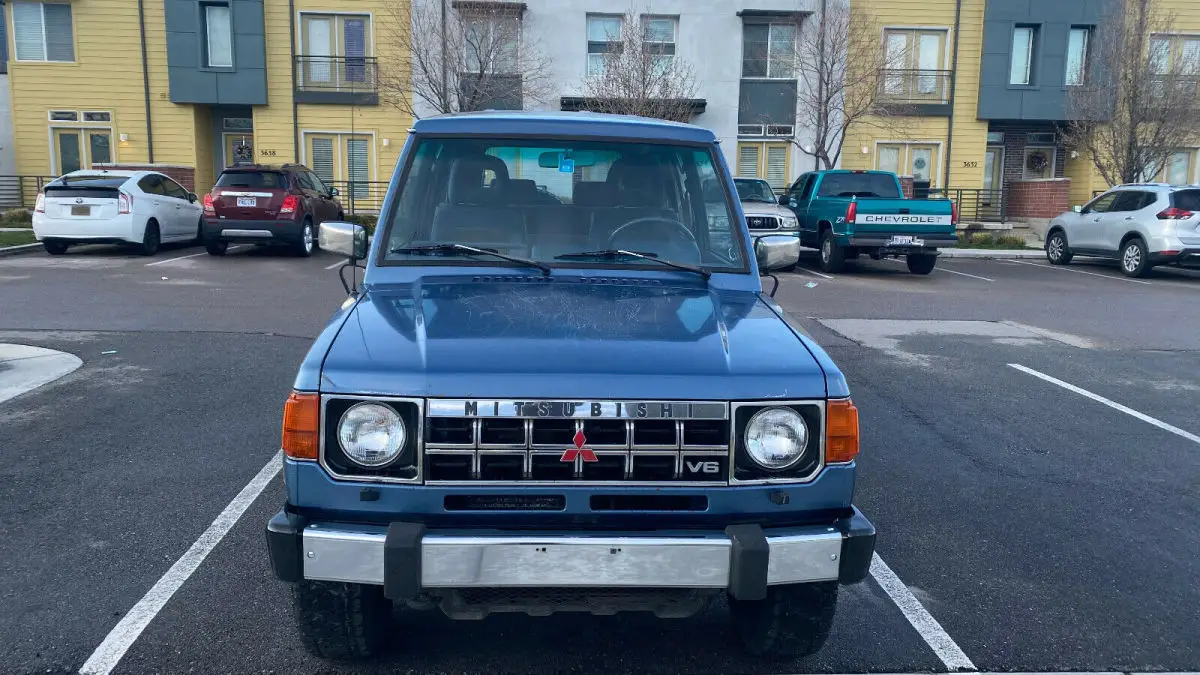 1990 mitsubishi montero 4 door 4x4 automatictransmission color (blue)