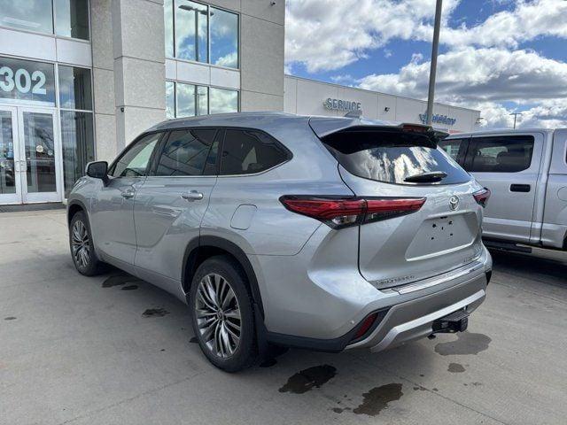 2021 toyota highlander platinum in fargo, north dakota