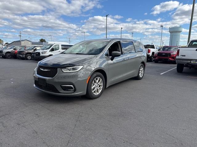 2023 chrysler pacifica touring-l