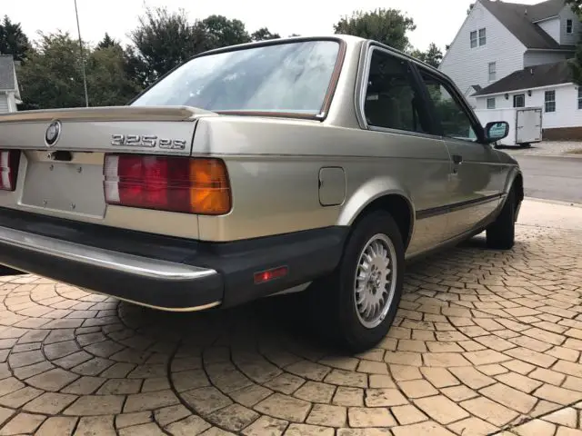 e30 1986 bmw 325es m tech package all working cold ac, solid, no rust, great dd