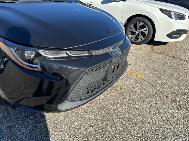 2022 toyota corolla hybrid le