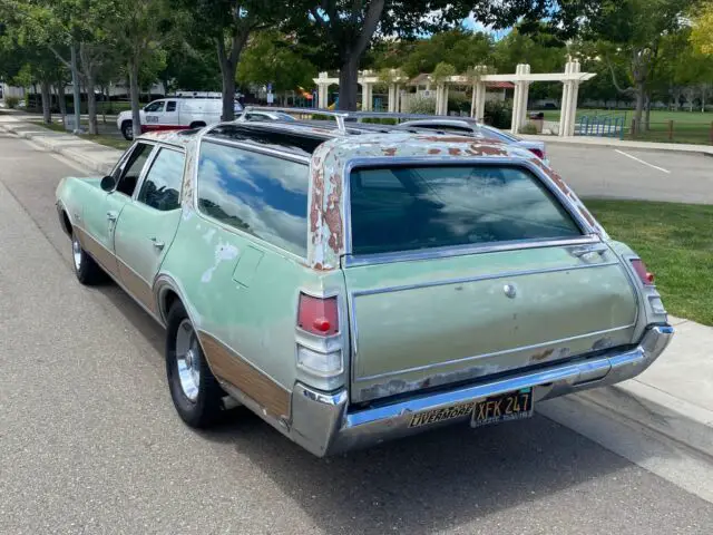 1969 oldsmobile vista cruiser wagon green rwd automatic
